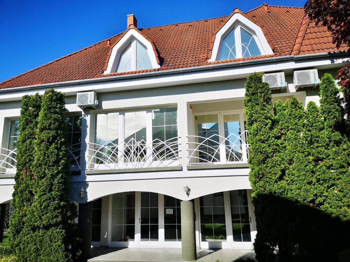 Gyorfi Apartmanhaz Zamárdi Eksteriør bilde