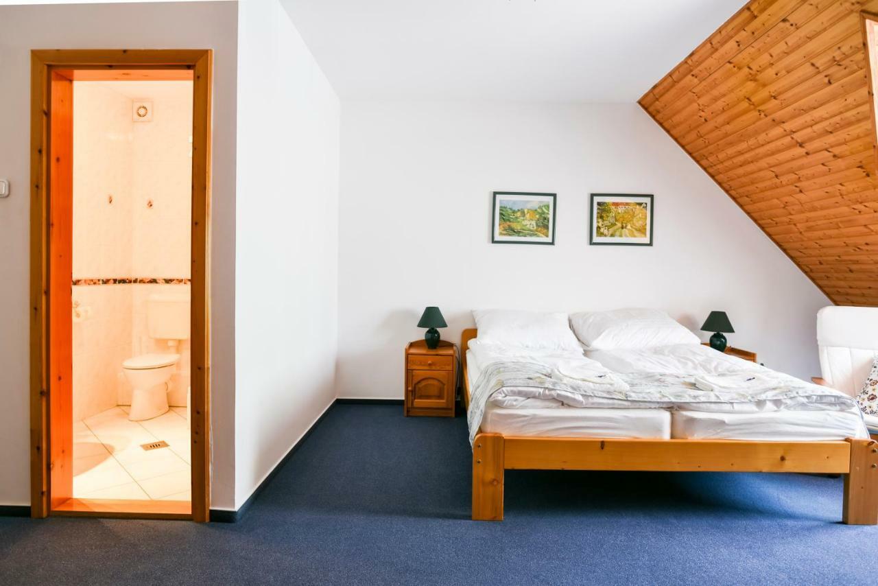 Gyorfi Apartmanhaz Zamárdi Eksteriør bilde