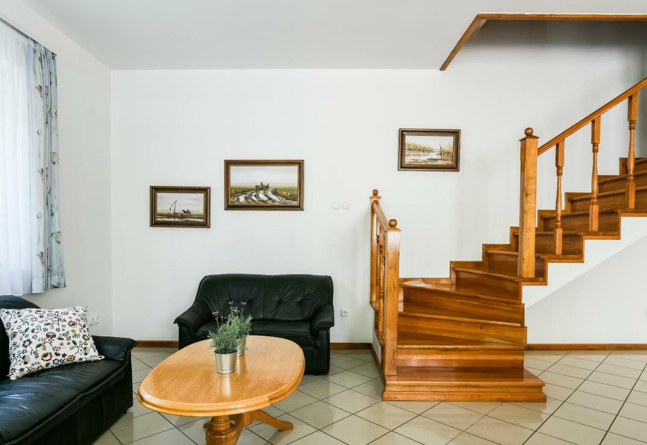 Gyorfi Apartmanhaz Zamárdi Eksteriør bilde